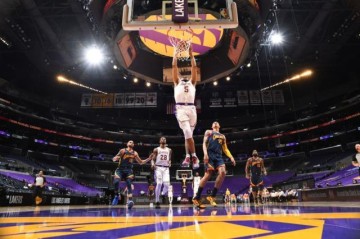 kaiyun-詹皇点名表扬年轻的塔克，刚满20岁的他有何本事？