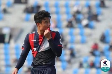 开云APP-2战2红牌2点球成焦点 恒大铁闸重返K联水土不服？